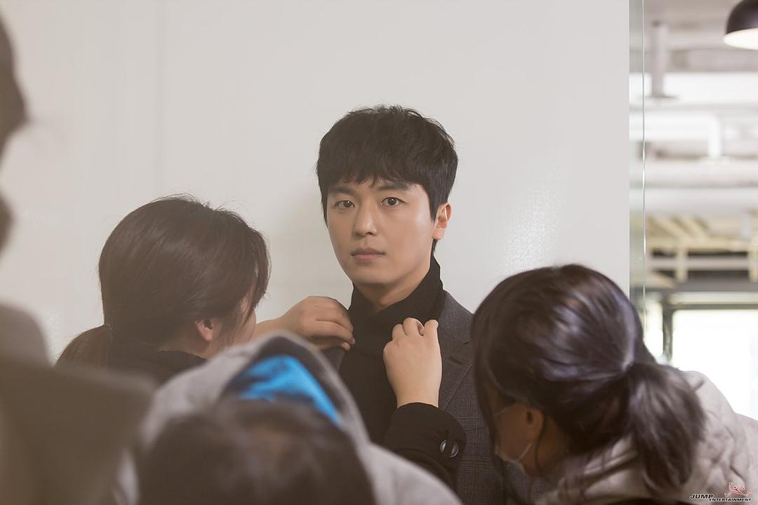 《内向的老板》剧照第28张图片