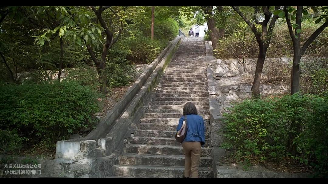 《酒神小姐》剧照第35张图片