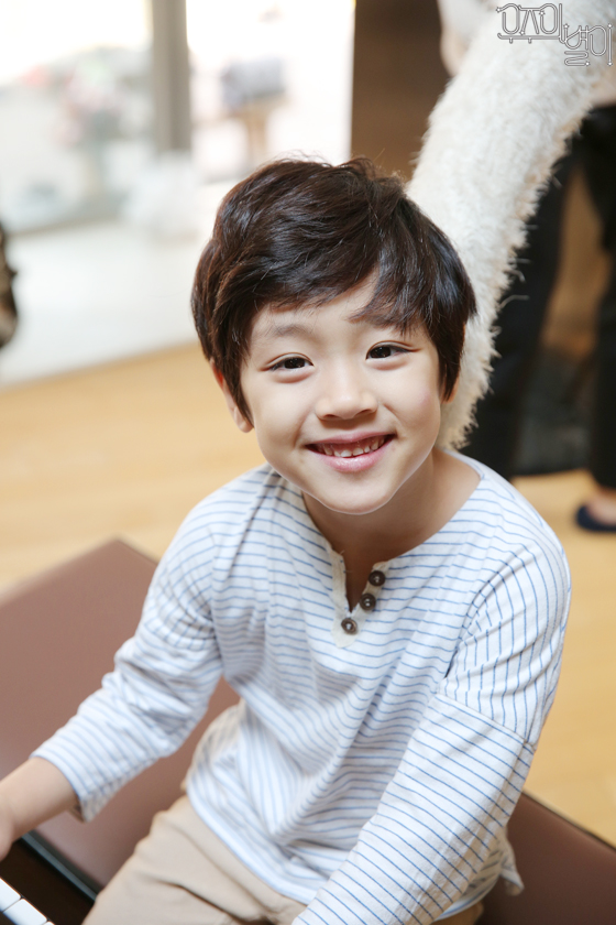 《三色幻想：宇宙之星》海报第13张图片