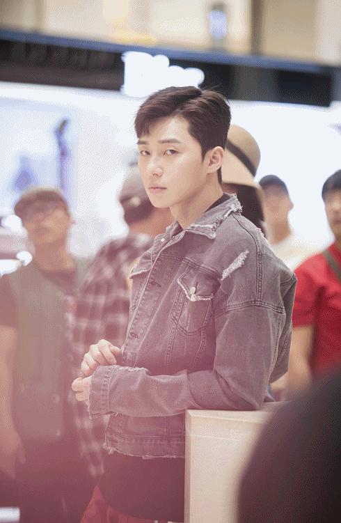 《三流之路》剧照第13张图片