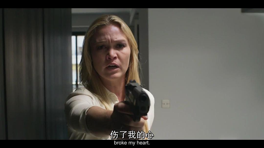 《蔚蓝海岸》海报第11张图片