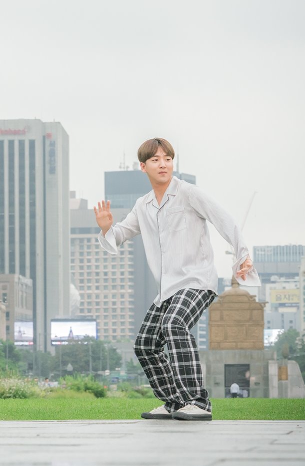 《人孔：奉必梦游仙境》剧照第23张图片