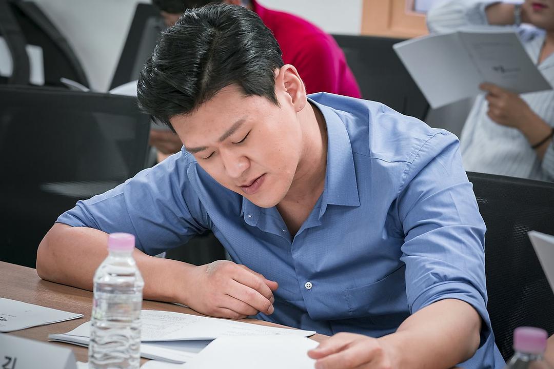 《人孔：奉必梦游仙境》剧照第59张图片