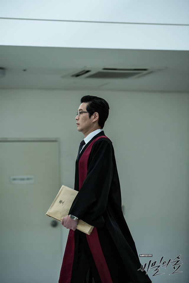 《秘密森林》剧照第48张图片