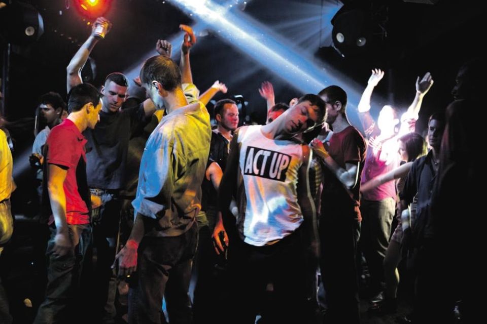 《每分钟120击》海报第9张图片