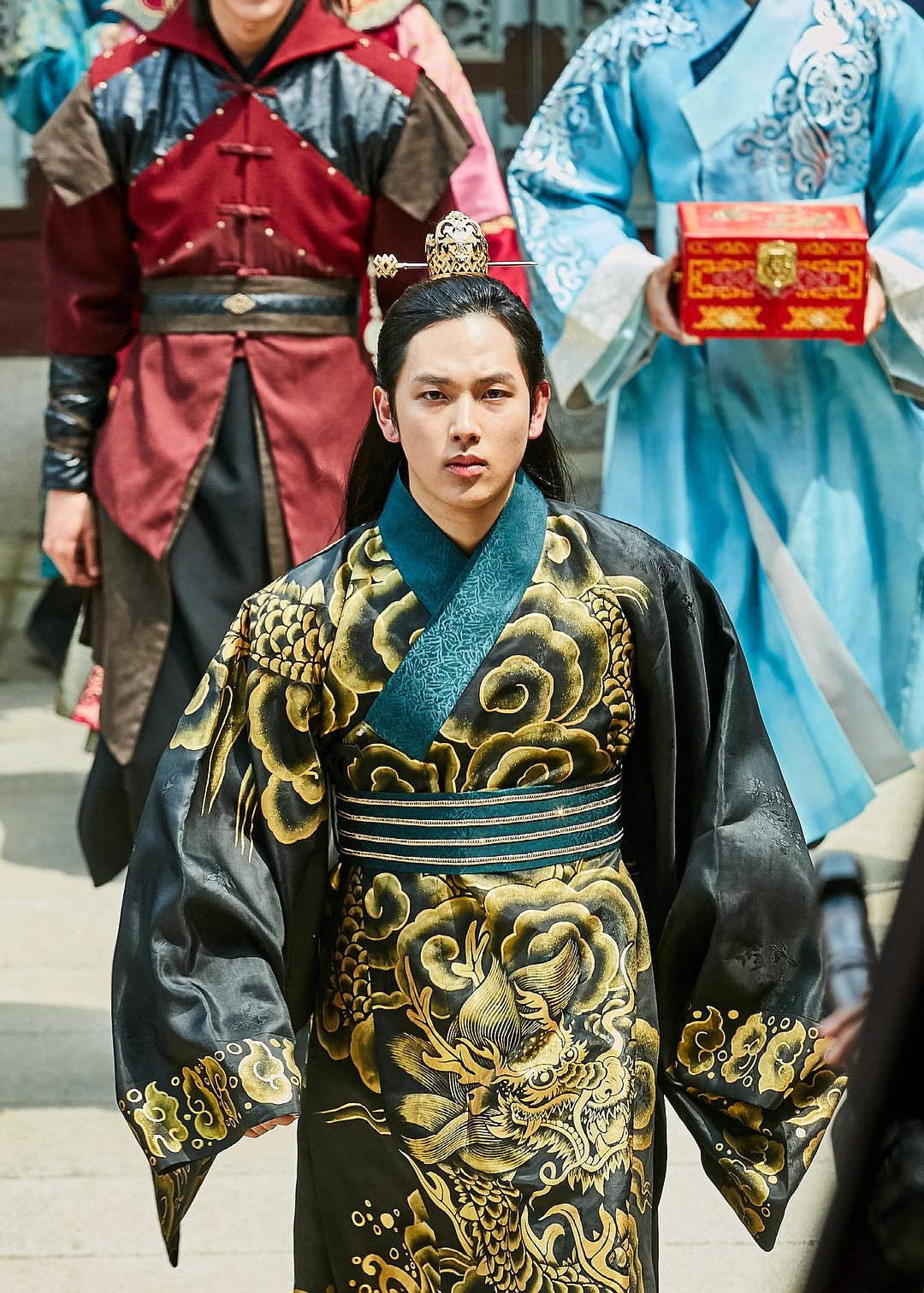 《王在相爱》剧照第19张图片