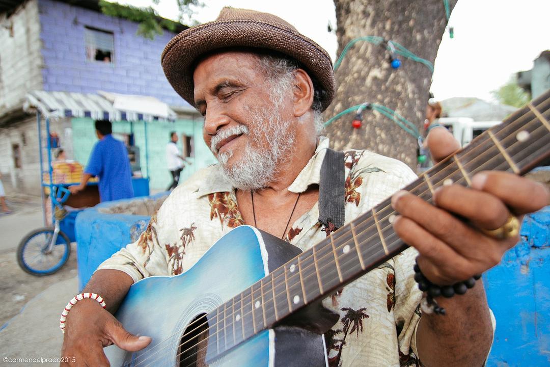 《布兰卡和弹吉他的人》剧照第2张图片