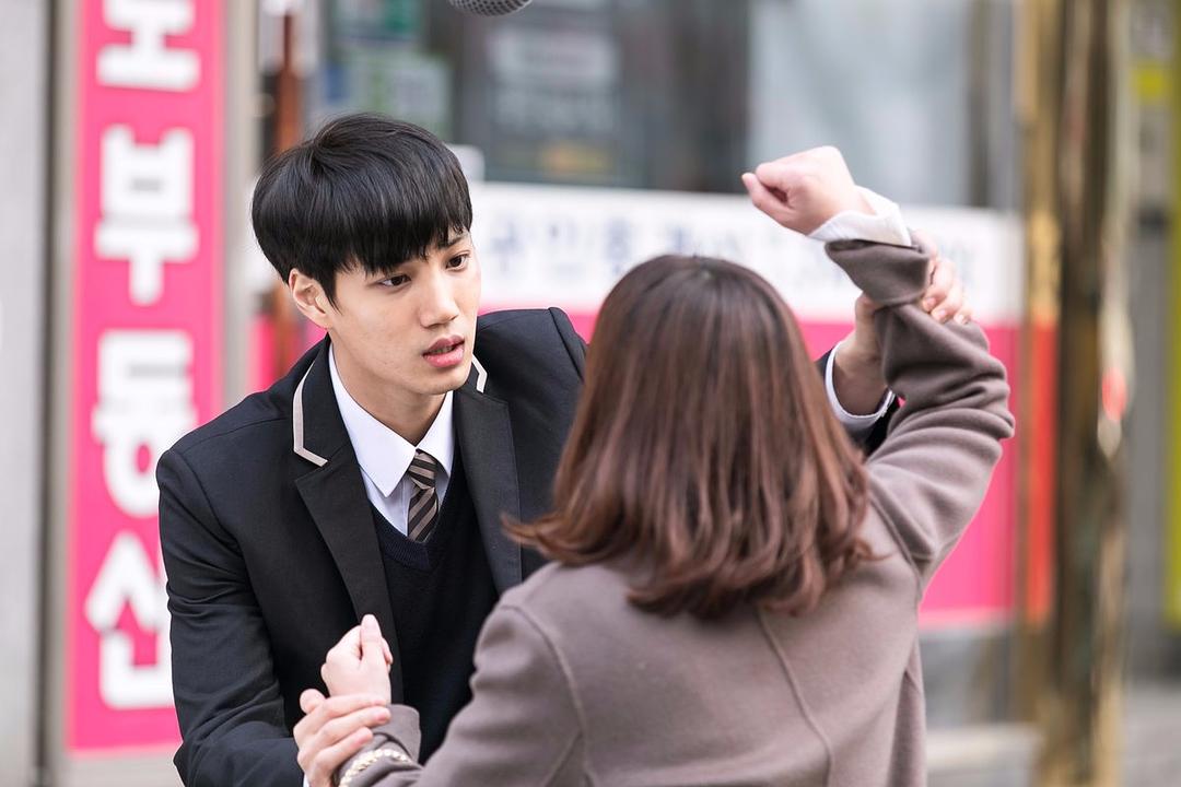 《临终学校》剧照第11张图片