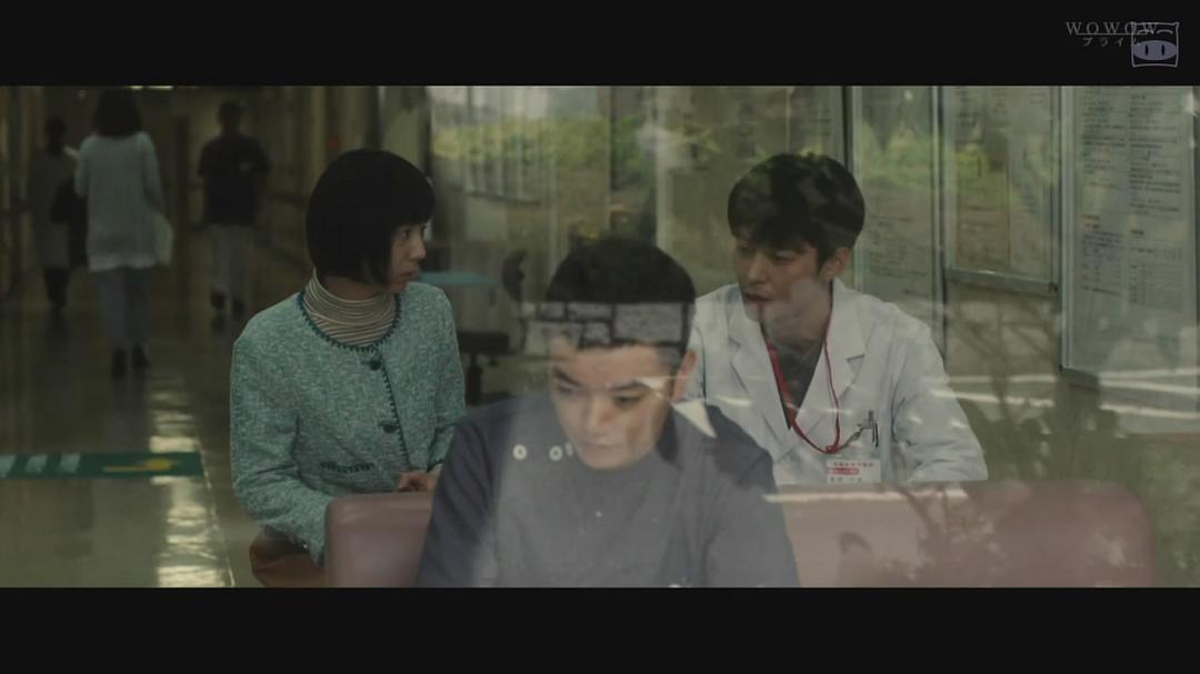 《预兆散步的侵略者》剧照