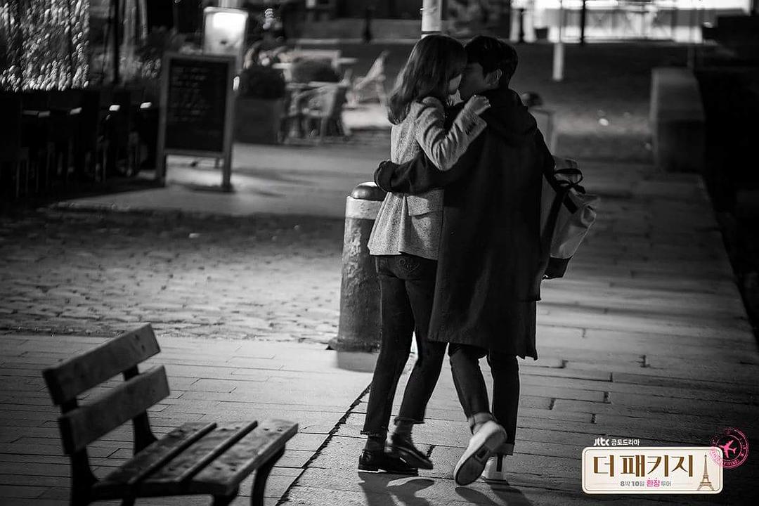 《花都情缘》剧照第25张图片