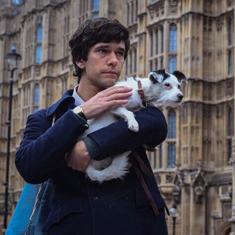 《英国式丑闻第一季》剧照