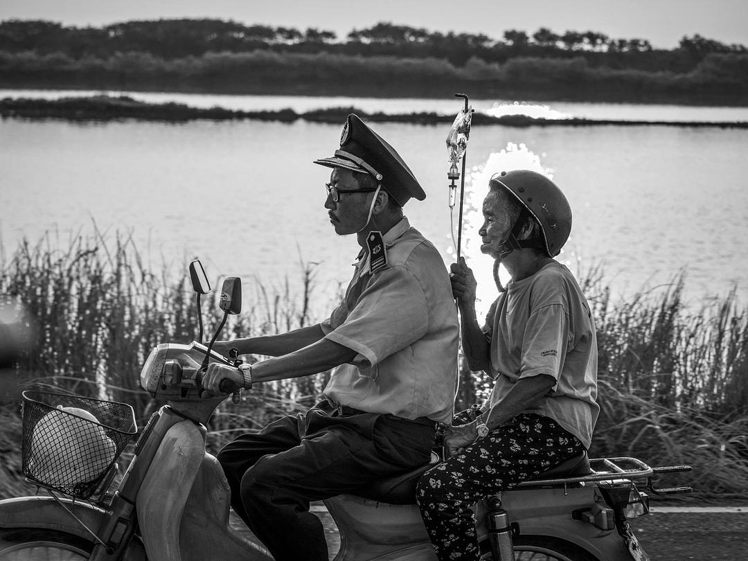 《大佛普拉斯》海报