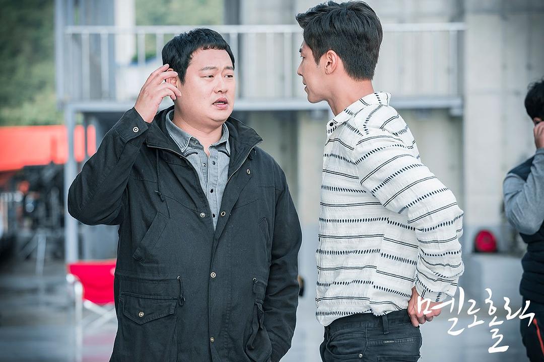 《沉迷爱情》海报第44张图片