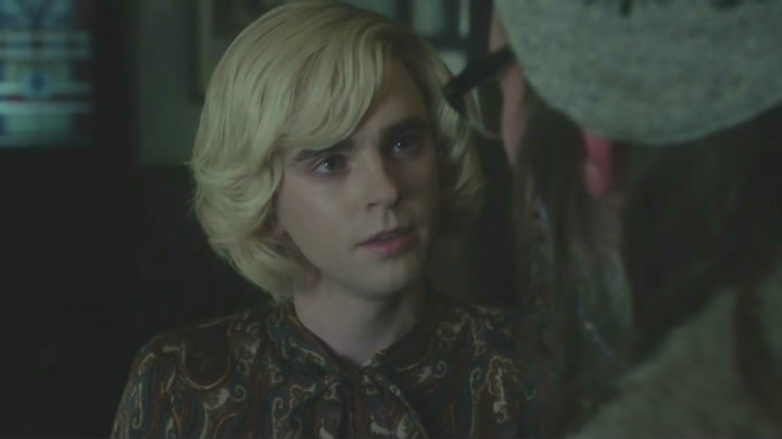 《贝茨旅馆第五季》海报第45张图片