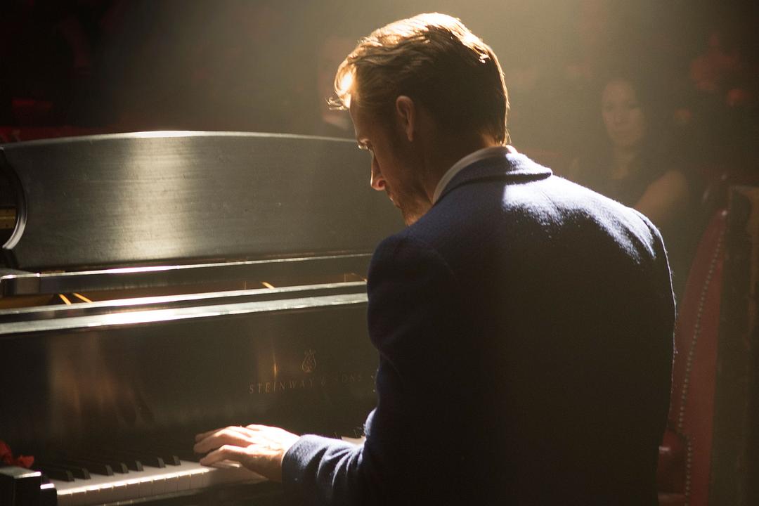 弹琴的男人都好帅。