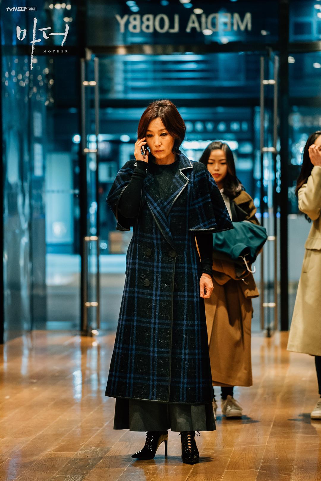 《母亲》剧照第28张图片