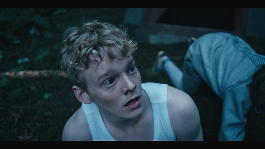 《惨雨第一季》海报第52张图片