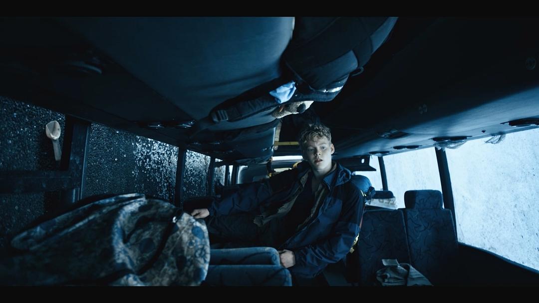 《惨雨第一季》海报第46张图片