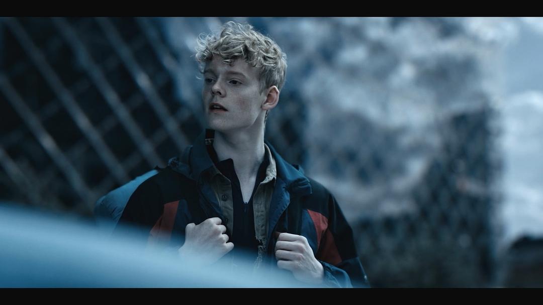 《惨雨第一季》海报第42张图片