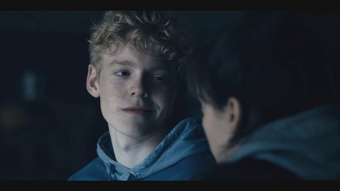 《惨雨第一季》海报第29张图片