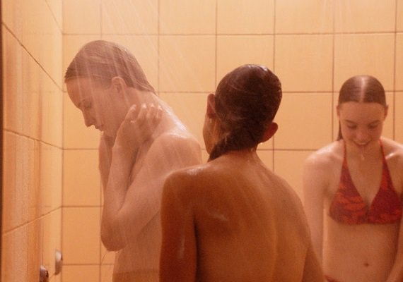 《女孩》海报第4张图片