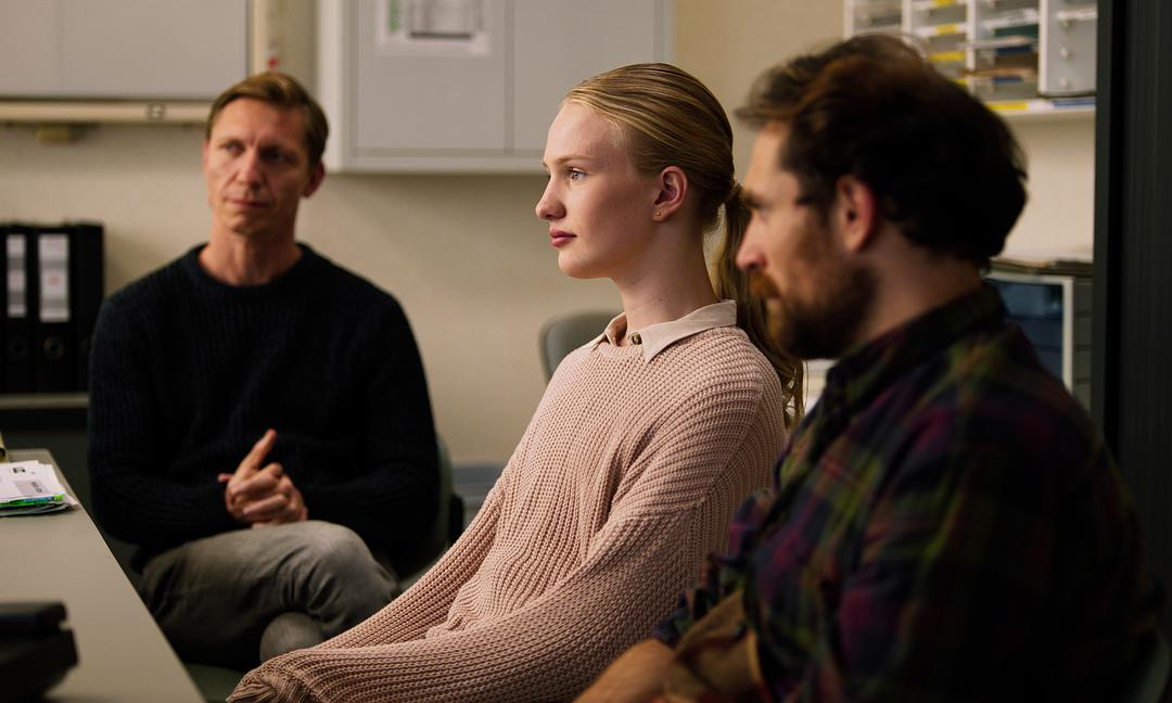 《女孩》海报第6张图片