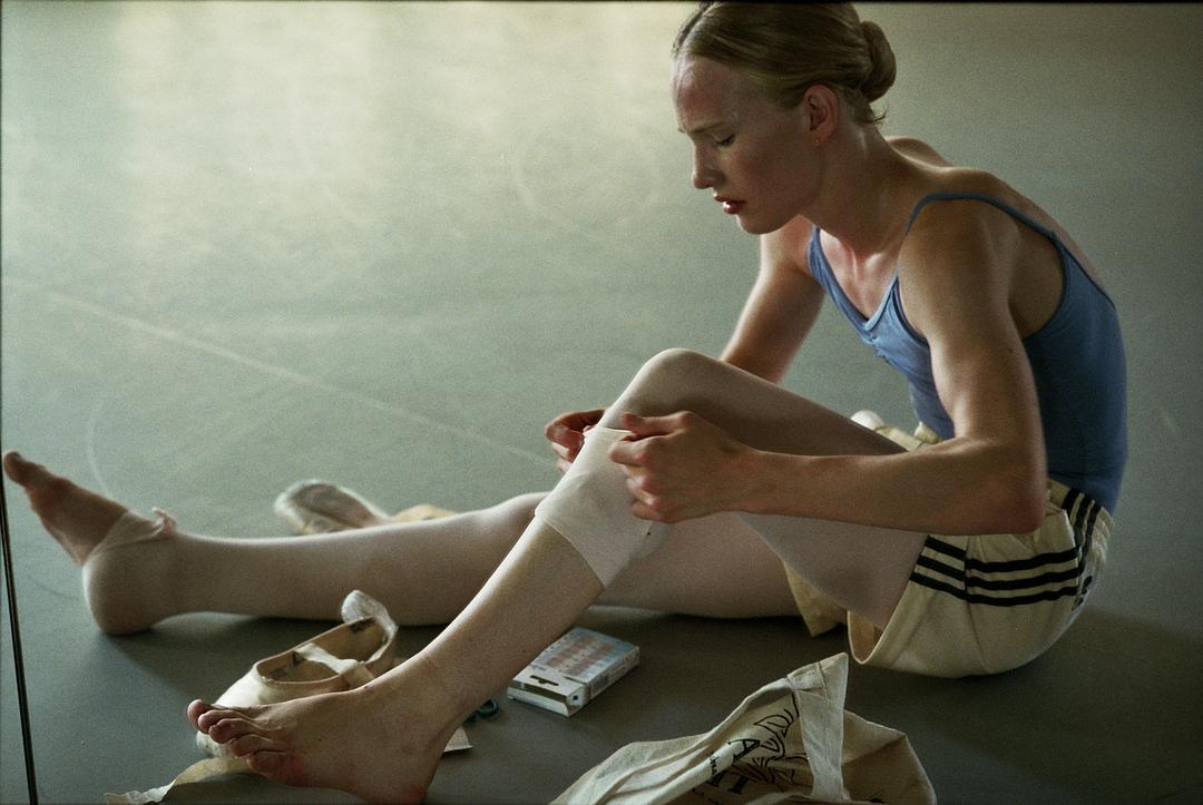 《女孩》海报第9张图片