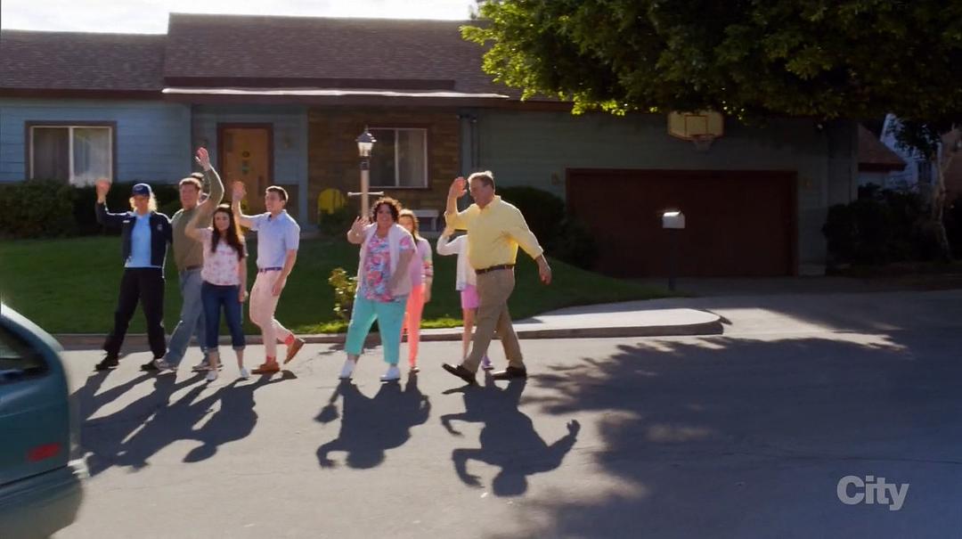 《中产家庭第九季》剧照第8张图片