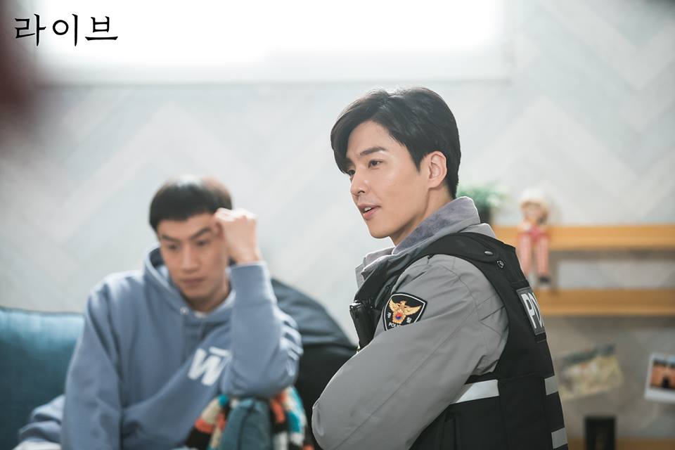 《Live》剧照第24张图片