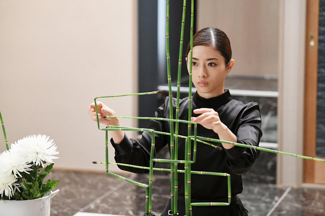 《高岭之花》剧照第25张图片