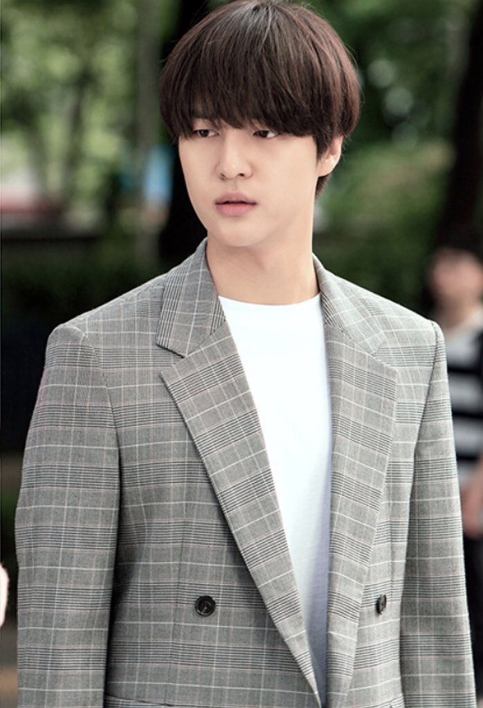 《虽然30但仍17》剧照第17张图片