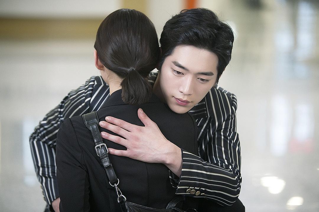 《你也是人类吗?》海报第38张图片