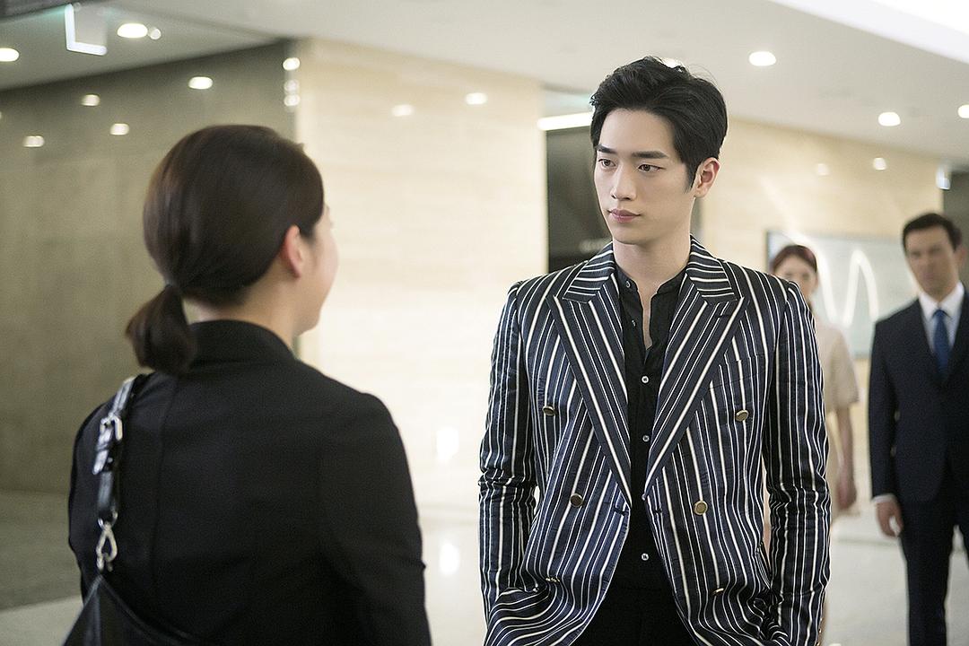 《你也是人类吗?》海报第37张图片