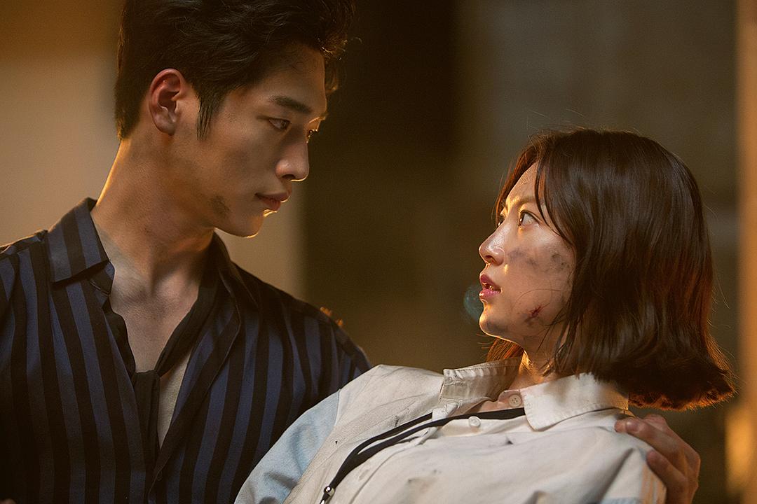 《你也是人类吗?》海报第15张图片