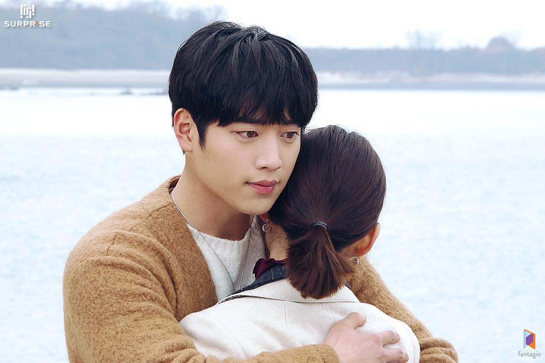 《你也是人类吗?》海报第52张图片