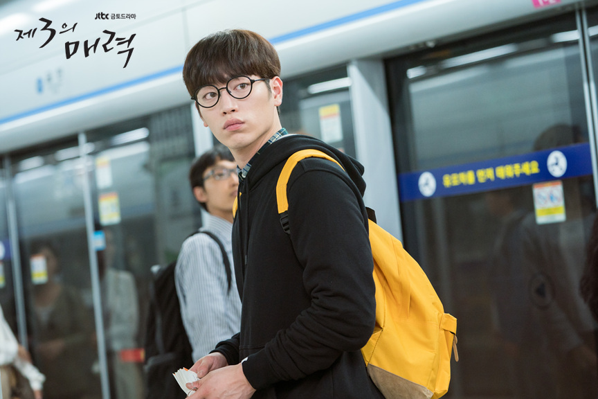 《第三种魅力》海报第23张图片