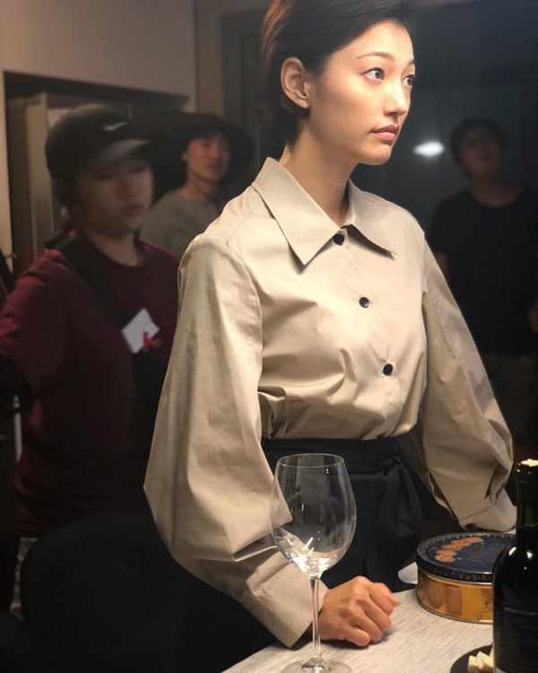 李伊(飾陳宥英)