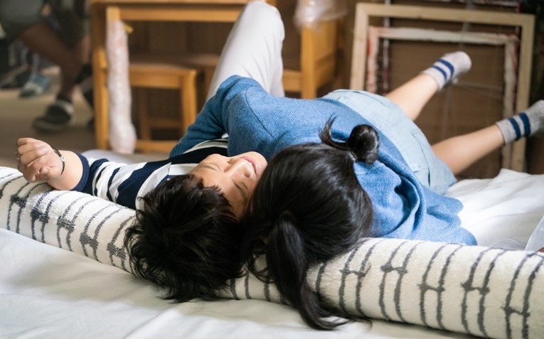 裴斗娜(飾姜輝路)&...