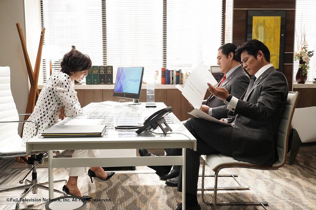 《金装律师》海报