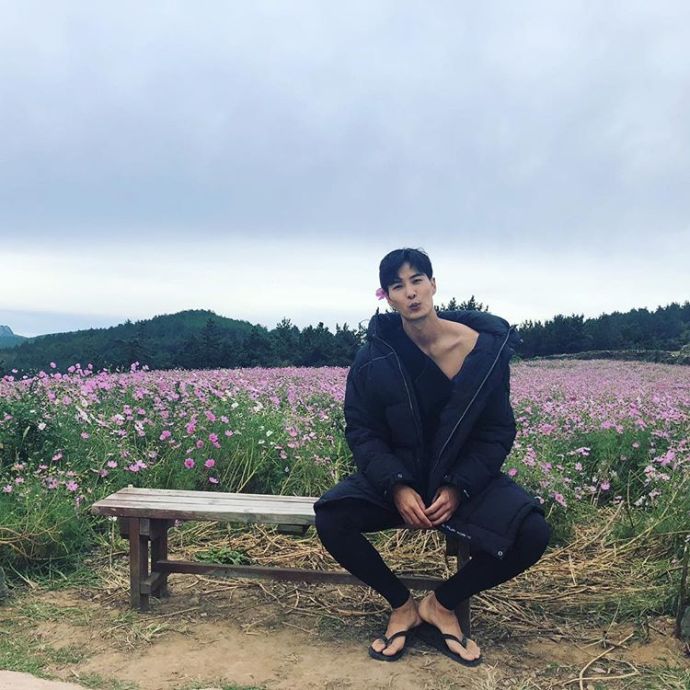 《超级巨星柳白》海报