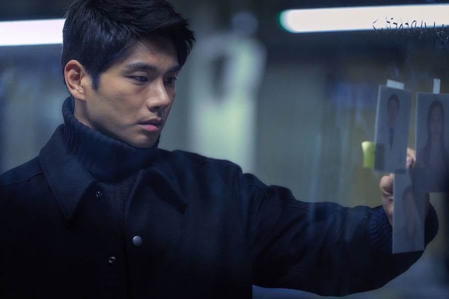 《赤月青日》海报第13张图片