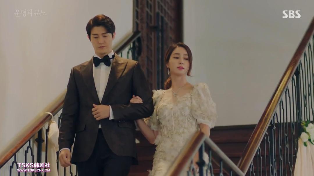 《命运与愤怒》剧照