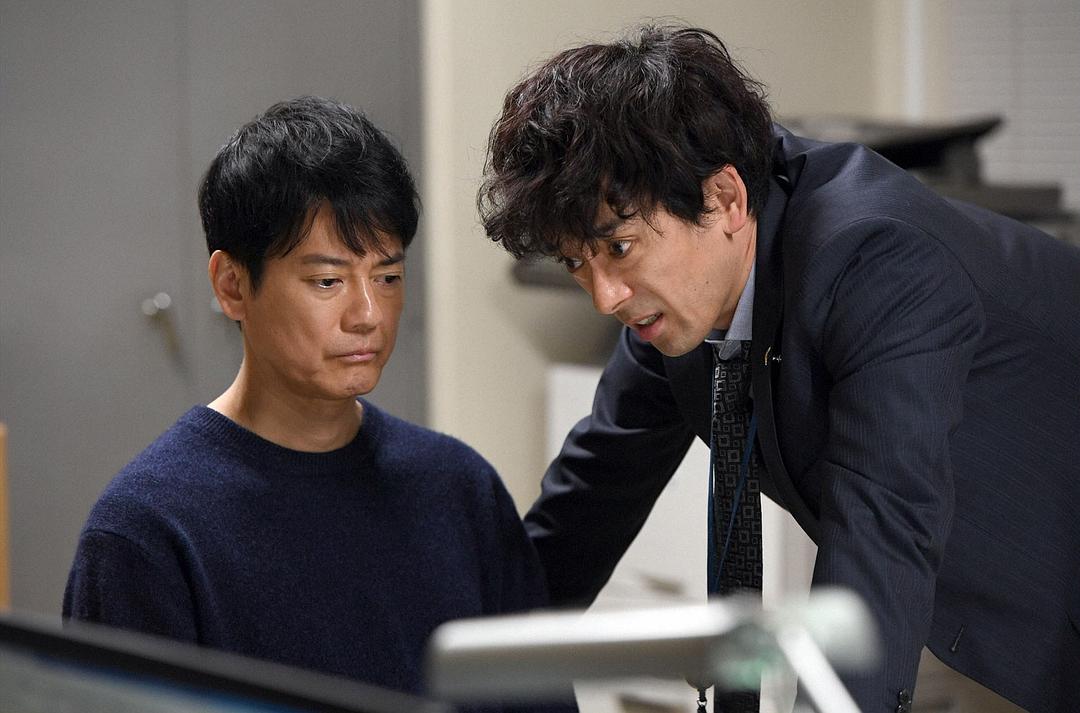 《傲骨贤妻》剧照第19张图片