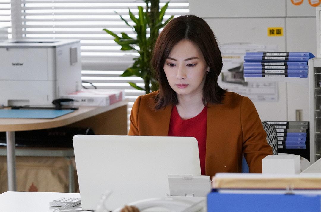 《卖房子的女人的逆袭》剧照第20张图片