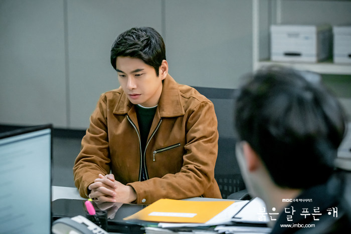 《赤月青日》海报第29张图片