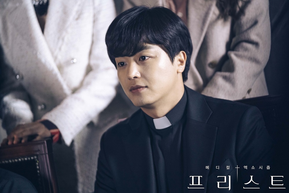 《司祭》海报第18张图片