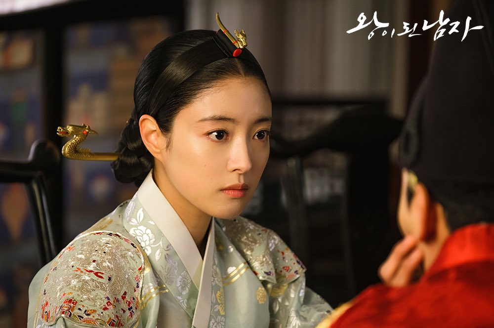 《双面君王》剧照第15张图片