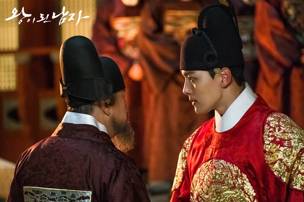 《双面君王》剧照第46张图片