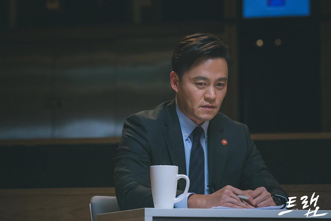 《圈套》海报第57张图片