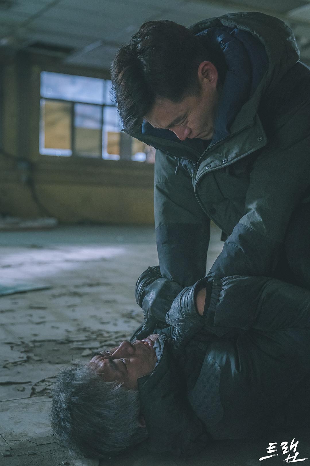 《圈套》海报第40张图片